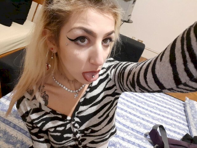 BlondyCherry's profile - Image n°0