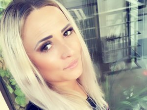 Webcam sex with PlayBoyDoll