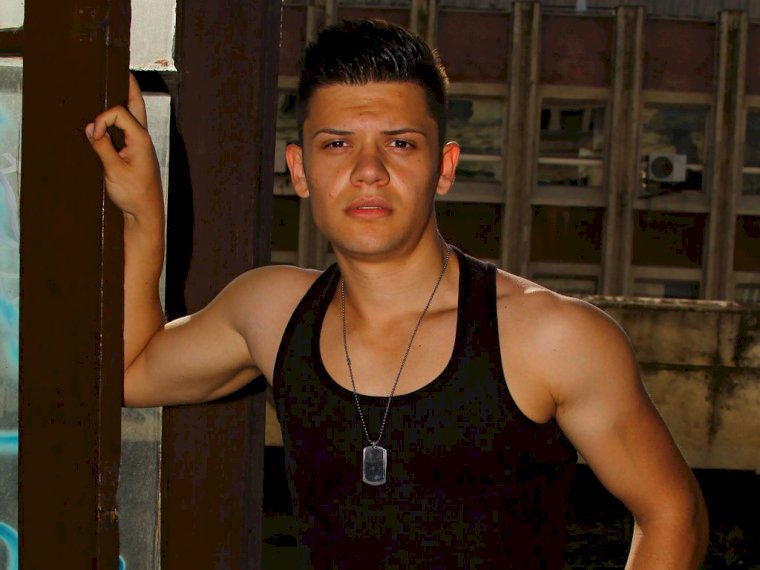 Perfil con tonnymuscle - Imagen  n°1