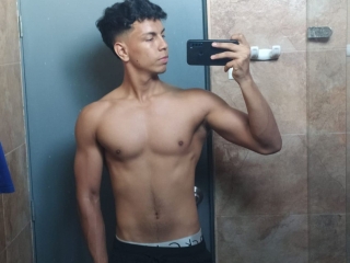 Webcam sex con Clark_Hot18cm