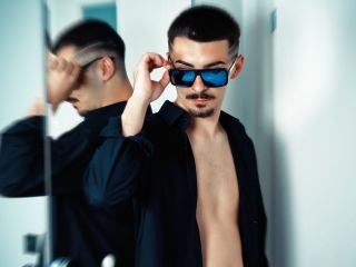 Webcam sex con Claydebyron
