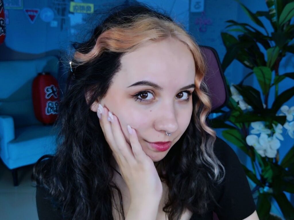 Jasminemilko's profile - Image n°1