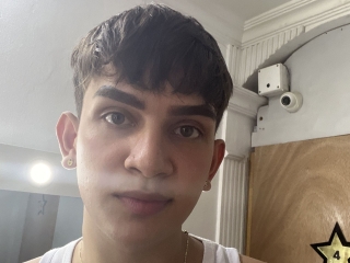 Webcam sex con Lucassoprano