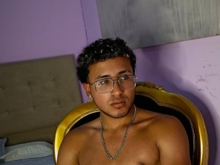 Webcam sex met Noancarolain