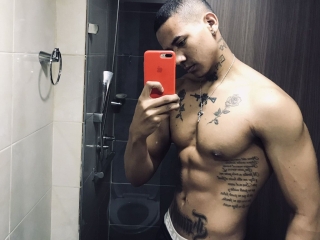Webcam sex con Thomashardy